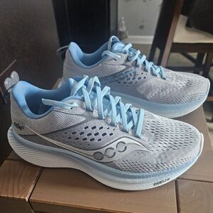 WOMEN'S RIDE 17 WIDE BRAND NEW